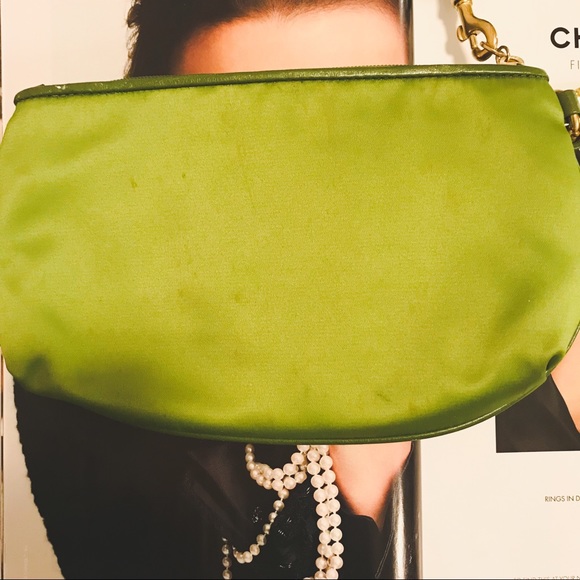 Coach Amanda Wristlet Chartreuse #42032 - Picture 5 of 5